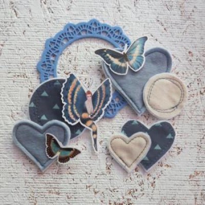 23c31- Femme papillon bleu