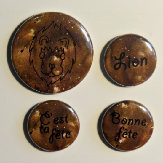 badge horoscope-Lion brun